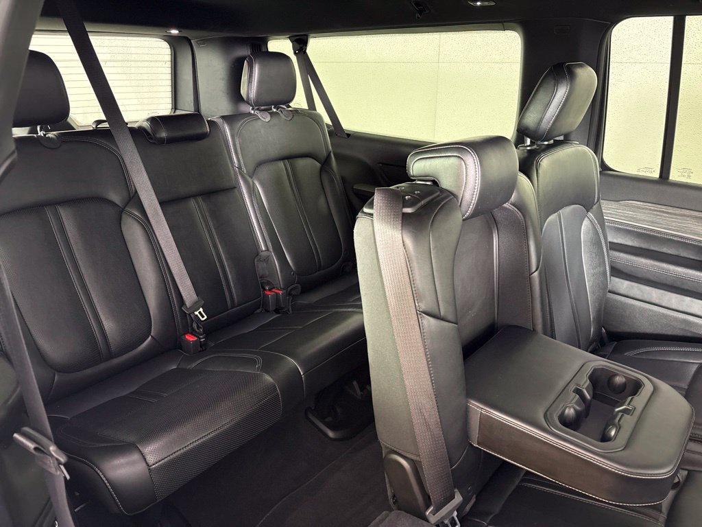 Used 2024 Jeep Wagoneer L Series II RWD image 23