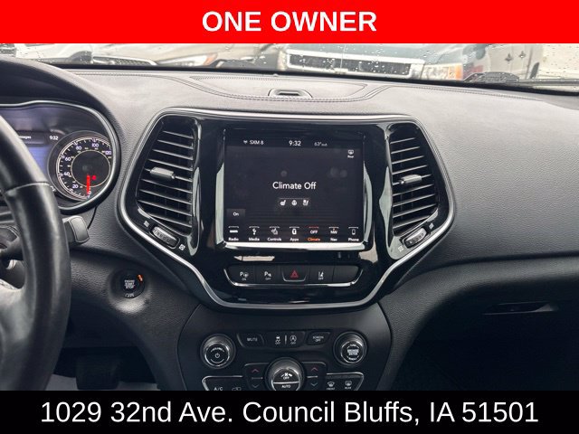 Used 2019 Jeep Cherokee Limited w/ Luxury Group AWD/4WD image 17