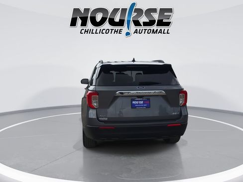 Used 2023 Ford Explorer XLT AWD/4WD image 7