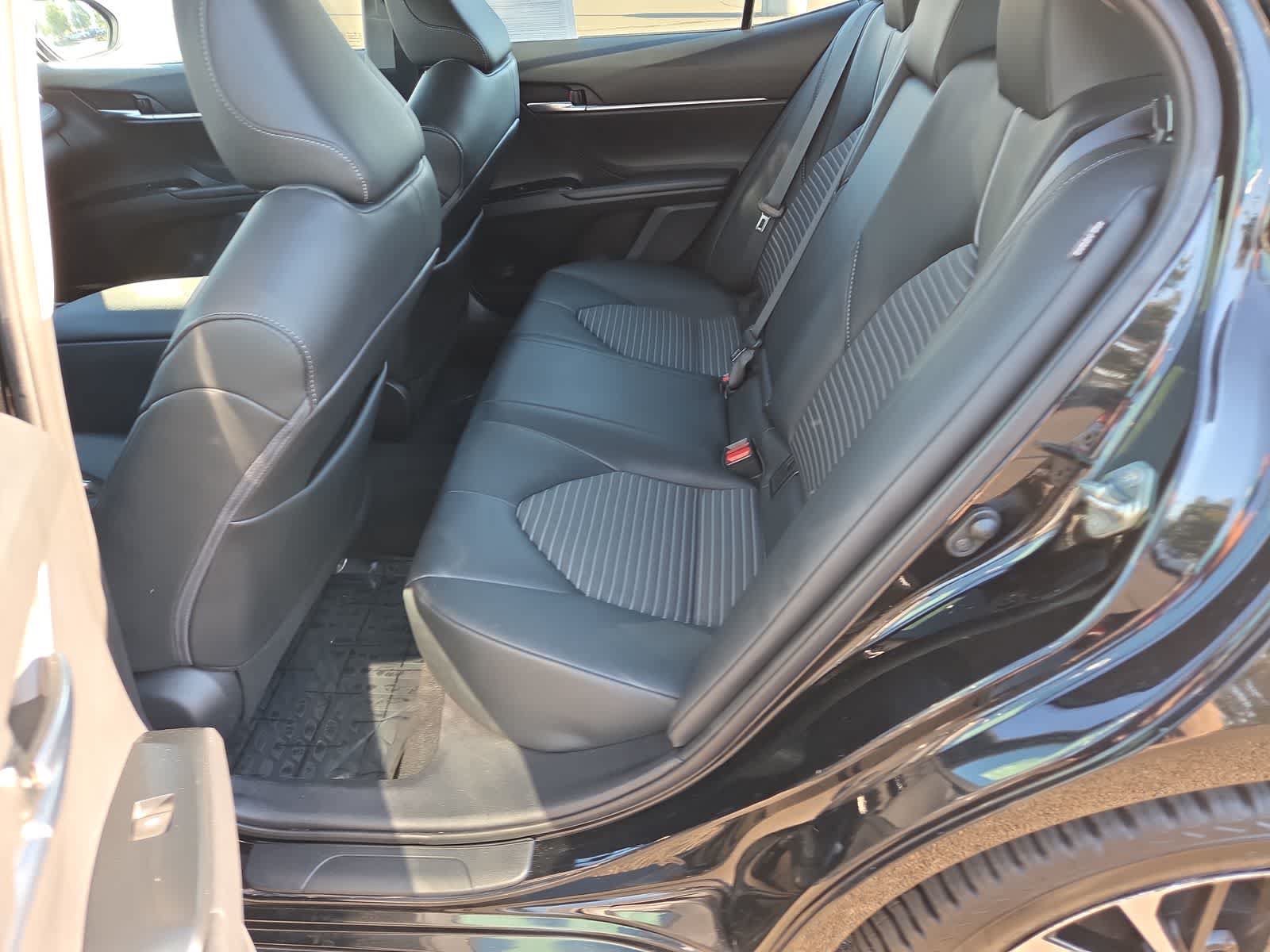 Used 2020 Toyota Camry SE FWD image 21