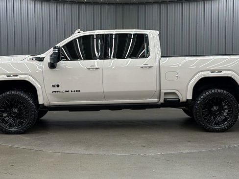 Used 2026 GMC Sierra 2500 AT4X w/ LPO, Black Badging Package AWD/4WD image 2