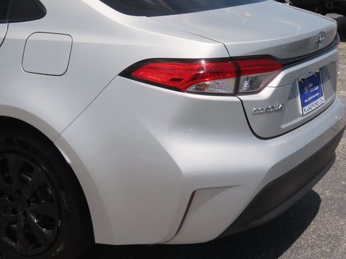 Used 2024 Toyota Corolla LE FWD image 12