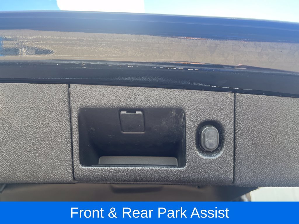 Used 2018 Chevrolet Suburban Premier AWD/4WD image 41