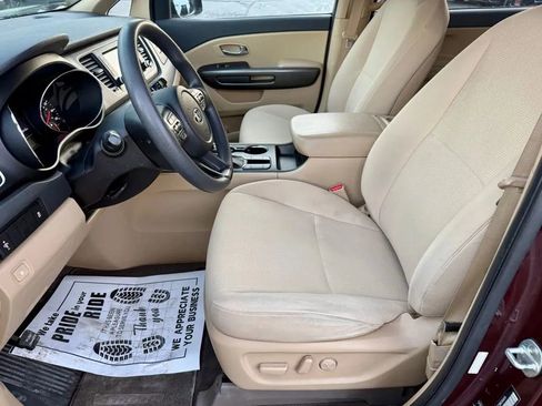 Used 2019 Kia Sedona LX image 10