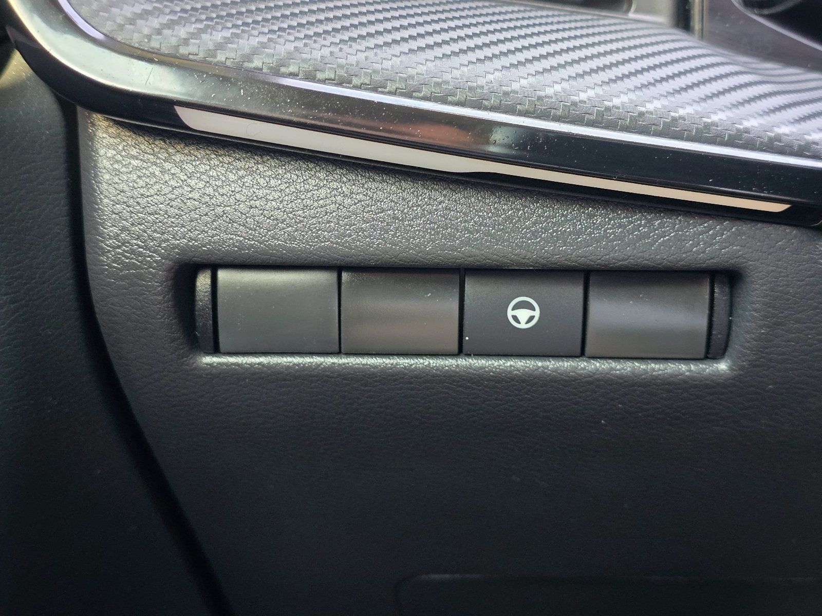 Used 2025 Nissan Kicks SR AWD/4WD image 22