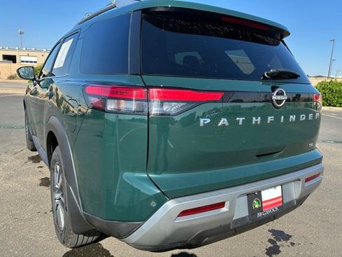 Certified 2023 Nissan Pathfinder SL FWD image 4