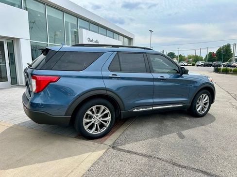 Used 2020 Ford Explorer XLT w/ Equipment Group 202A AWD/4WD image 7