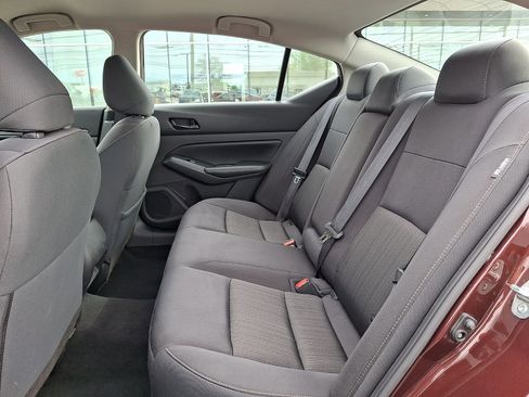 Used 2024 Nissan Altima 2.5 SV FWD image 10