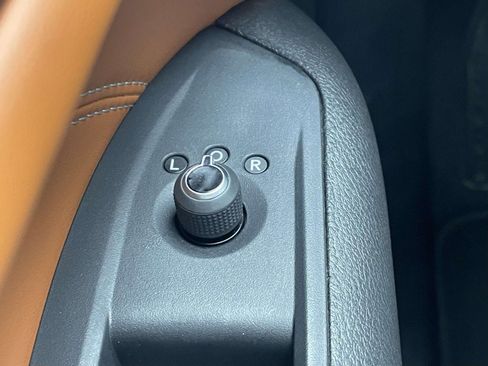 Used 2024 Jeep Compass Limited image 10