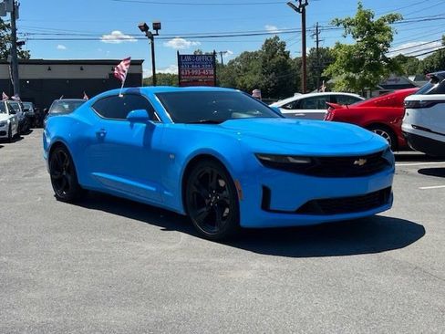 Used 2022 Chevrolet Camaro LT RWD image 3