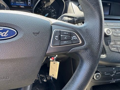 Used 2016 Ford Focus SE FWD image 24