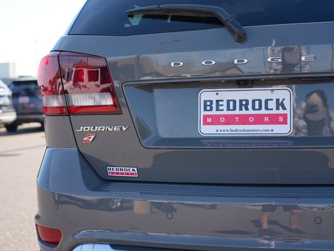Used 2019 Dodge Journey Crossroad w/ Nav & Sun Group AWD/4WD image 10