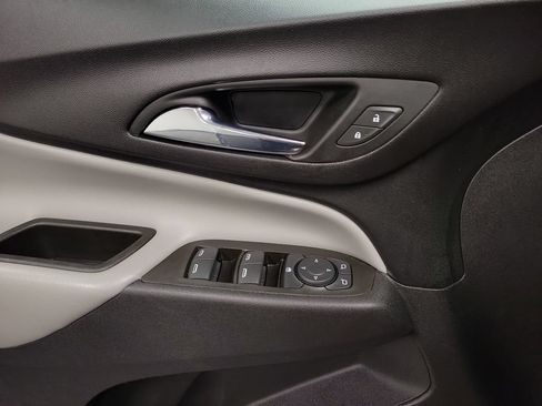 Used 2023 Chevrolet Equinox LS w/ Midnight Edition FWD image 18
