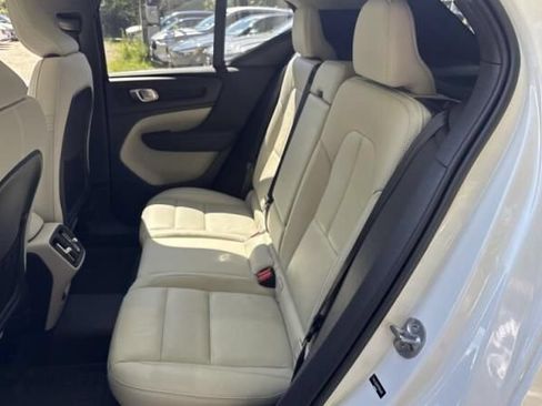 Used 2023 Volvo XC40 B5 Ultimate w/ Protection Package Premier AWD/4WD image 6