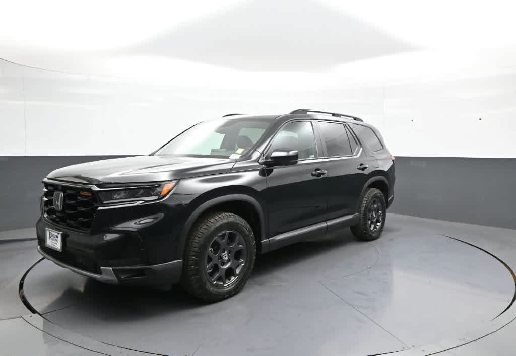 Certified 2024 Honda Pilot TrailSport image 9