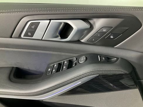 Used 2025 BMW X5 xDrive40i w/ Executive Package image 14