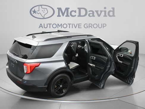 Used 2021 Ford Explorer XLT RWD image 45