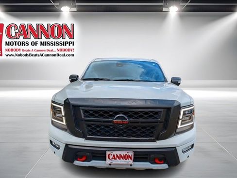Used 2020 Nissan Titan PRO-4X w/ Pro-4x Convenience Package image 8
