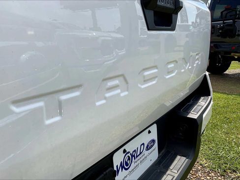 Certified 2024 Toyota Tacoma SR5 AWD/4WD image 55