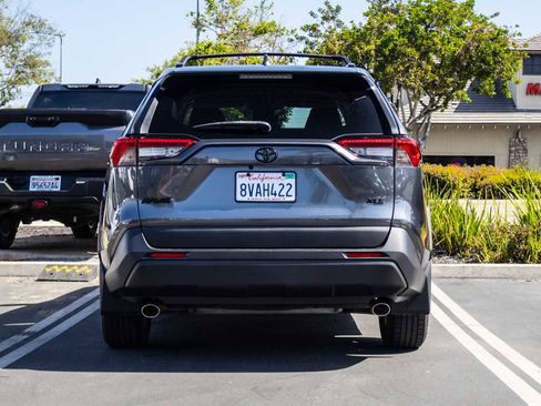 Used 2021 Toyota RAV4 XLE w/ Carpet Mat Package (TMS) FWD image 5