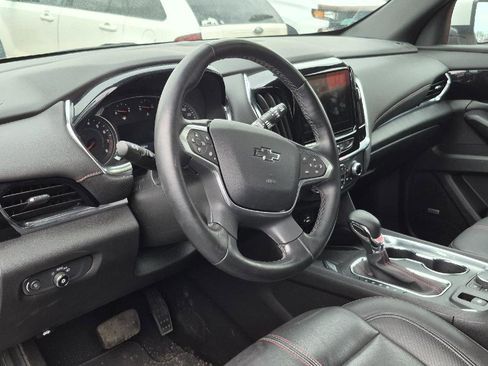 Used 2023 Chevrolet Traverse RS AWD/4WD image 9