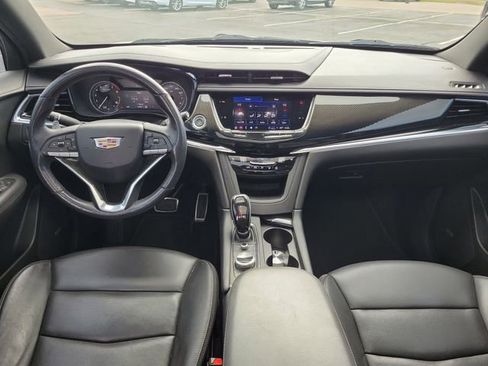 Used 2021 Cadillac XT6 Sport w/ LPO, ONYX Package image 8