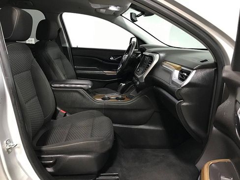 Used 2019 GMC Acadia SLE w/ LPO, Floor Liner Package FWD image 14