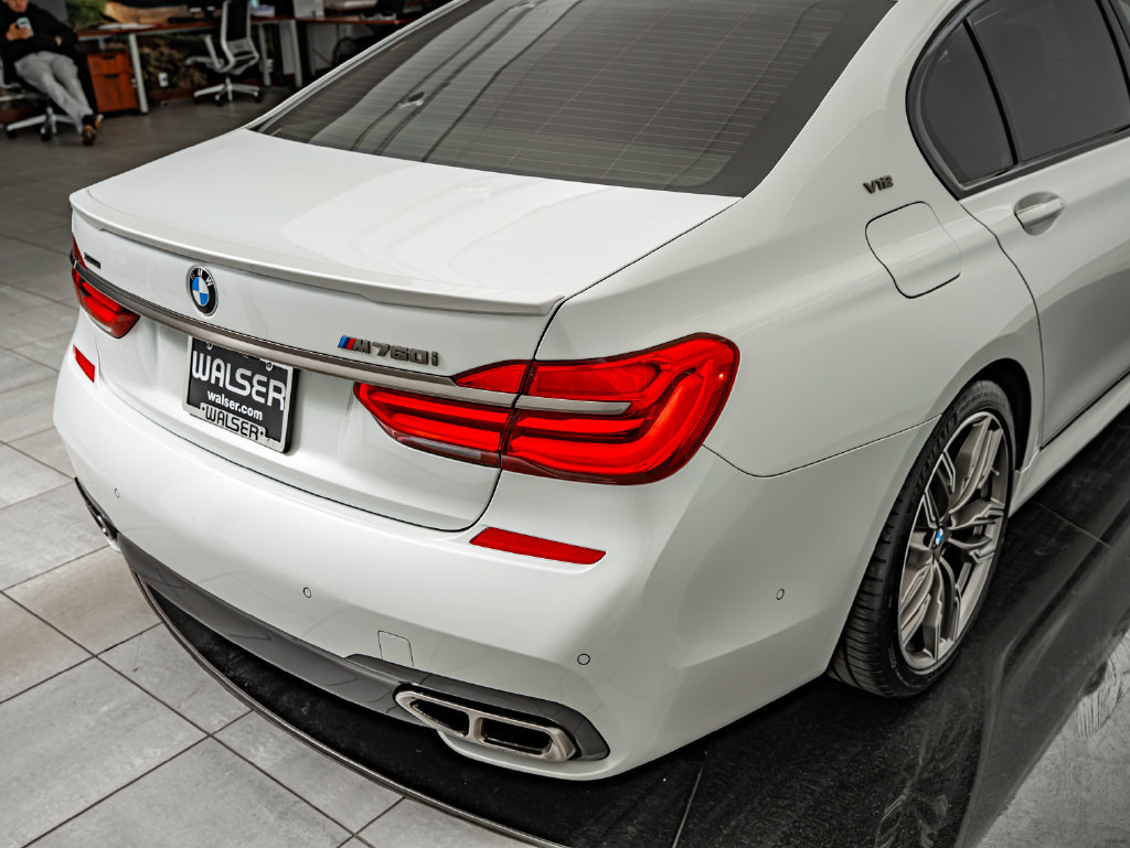 Used 2019 BMW M760i xDrive w/ Luxury Rear Seating Package AWD/4WD image 18