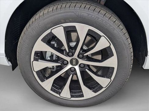 New 2026 Audi Q3 quattro 2.0T AWD/4WD image 9