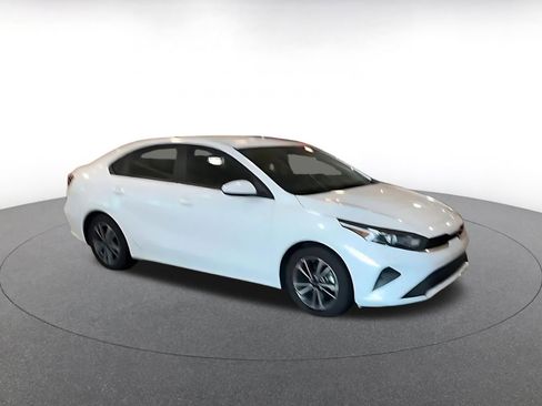 Used 2024 Kia Forte LXS FWD image 2