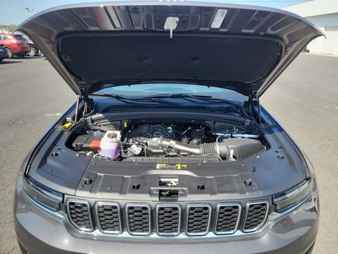 New 2025 Jeep Grand Cherokee L Laredo w/ Luxury Tech Group I image 16