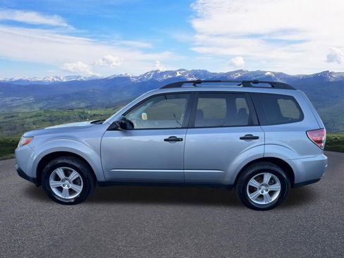 Used 2012 Subaru Forester 2.5X w/ Alloy Wheel Pkg AWD/4WD image 2