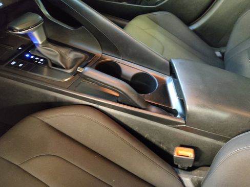 Used 2025 Hyundai Elantra Sport FWD image 26
