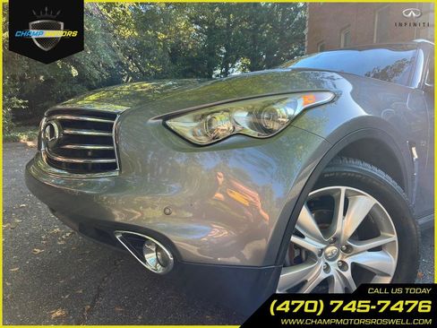 Used 2015 INFINITI QX70 AWD w/ Premium Package image 2