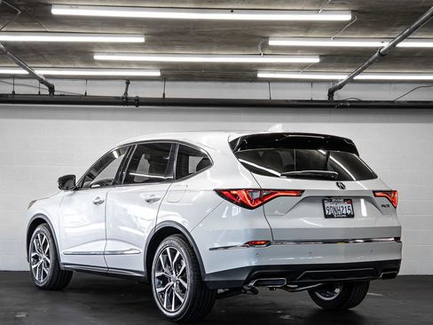 Used 2023 Acura MDX FWD w/ Technology Package image 3