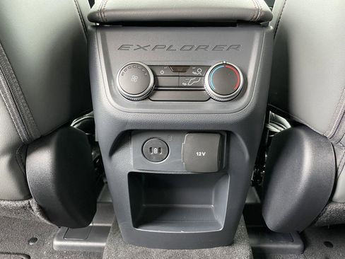 New 2026 Ford Explorer Active w/ Active Comfort Package RWD image 38