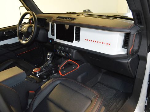 Used 2025 Ford Bronco Stroppe Edition image 10