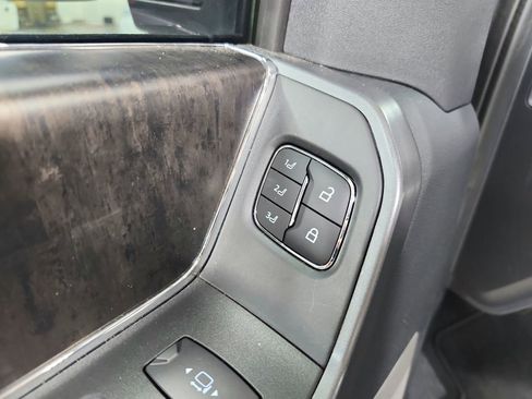 Used 2025 Ford F350 Lariat w/ Lariat Ultimate Package AWD/4WD image 21