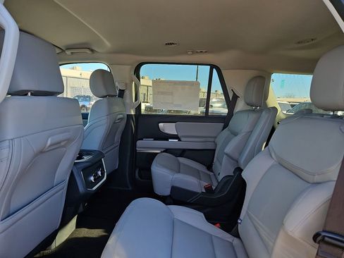 New 2026 Ford Expedition Active image 19