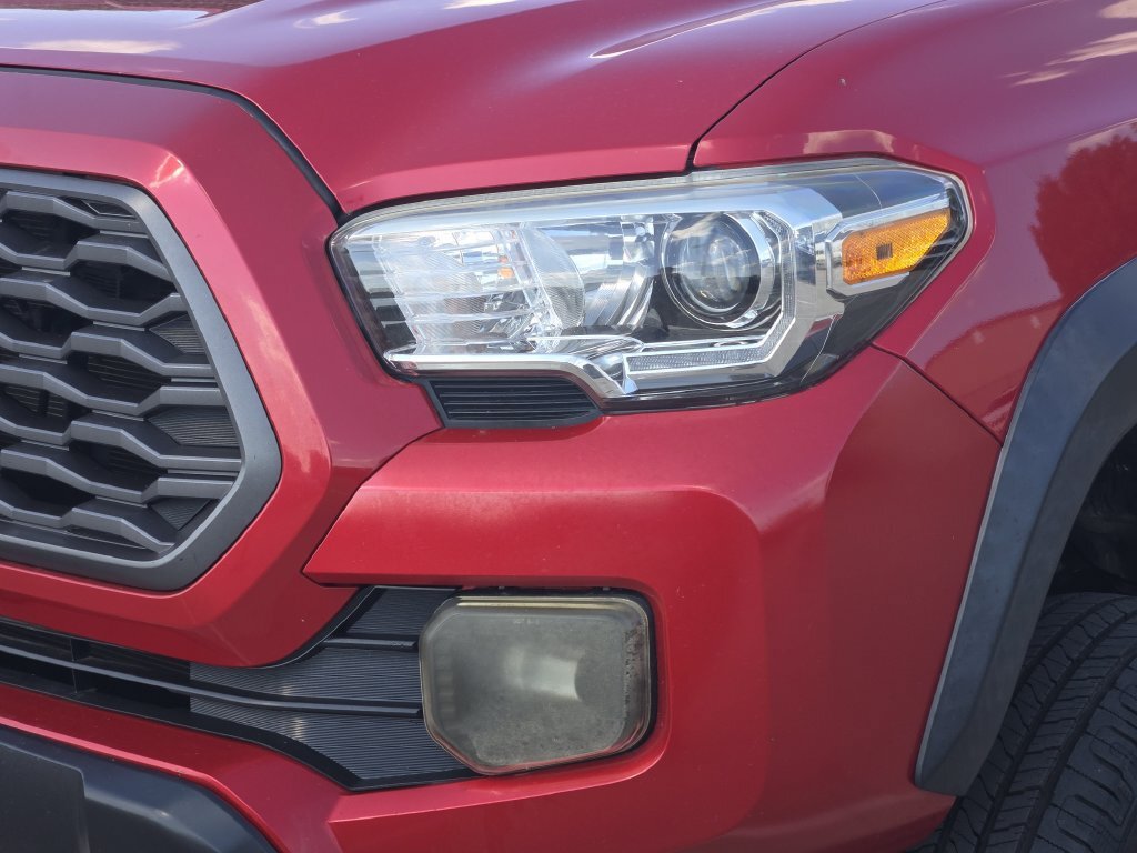 Used 2022 Toyota Tacoma TRD Off-Road AWD/4WD image 12