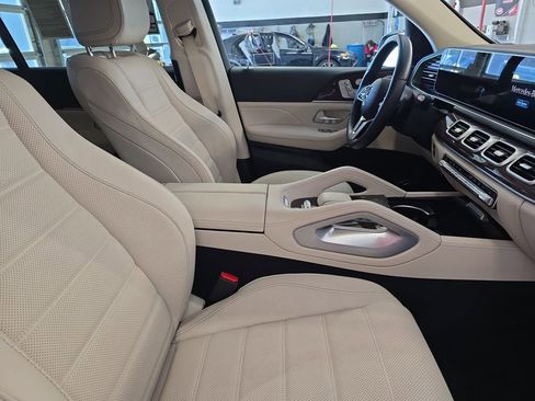 Certified 2022 Mercedes-Benz GLS 450 4MATIC image 11