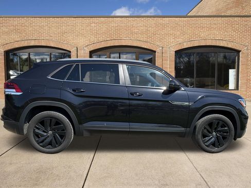 Used 2023 Volkswagen Atlas Cross Sport SE w/ Black Wheel Package AWD/4WD image 2