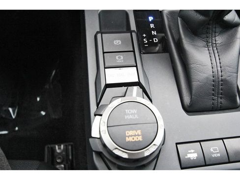 Used 2025 Toyota Tacoma Limited AWD/4WD image 30