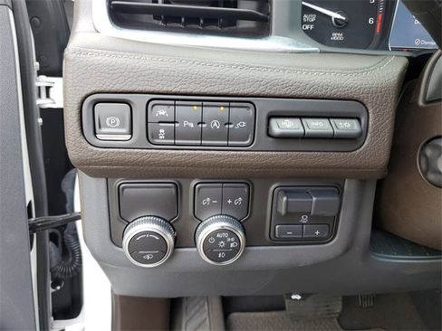 Used 2021 GMC Yukon Denali w/ Denali Ultimate Package image 29