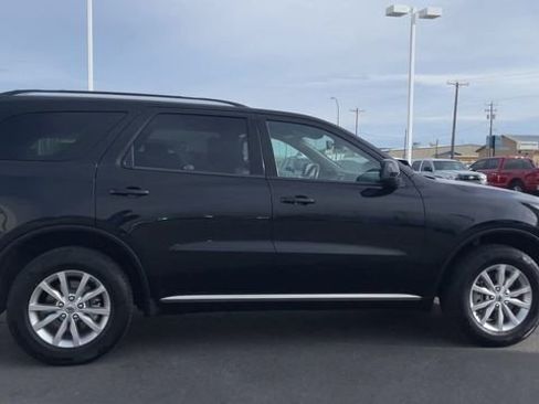 Used 2024 Dodge Durango SXT w/ 3rd Row Seating Group image 2
