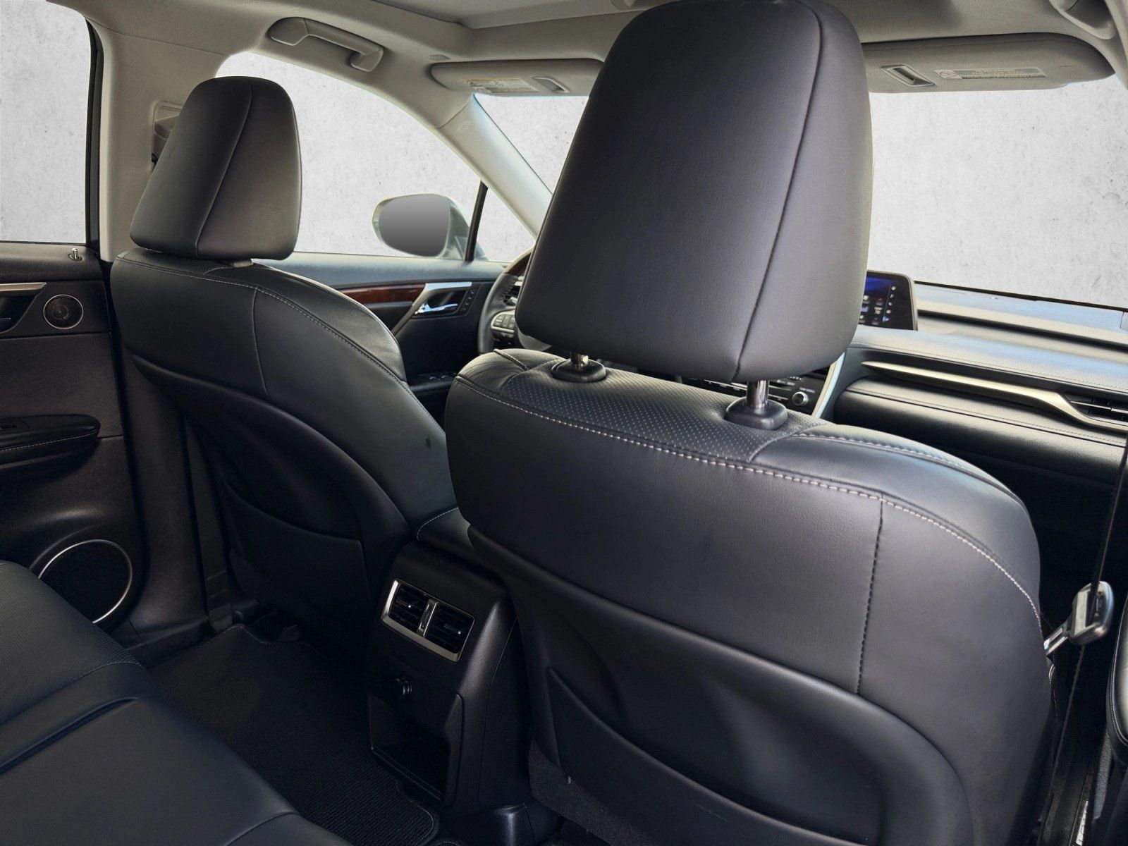 Used 2018 Lexus RX 450h AWD w/ Premium Package image 26