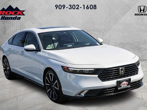 Used 2023 Honda Accord Touring image 3