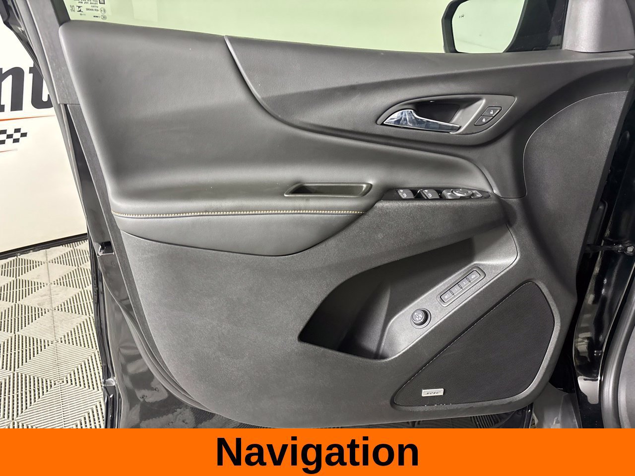 Used 2023 Chevrolet Equinox Premier AWD/4WD image 11