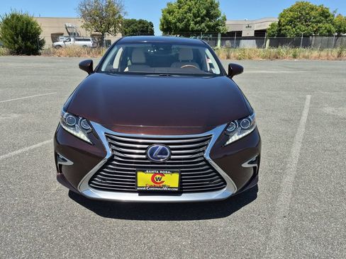 Used 2017 Lexus ES 300h w/ Navigation System Package FWD image 14