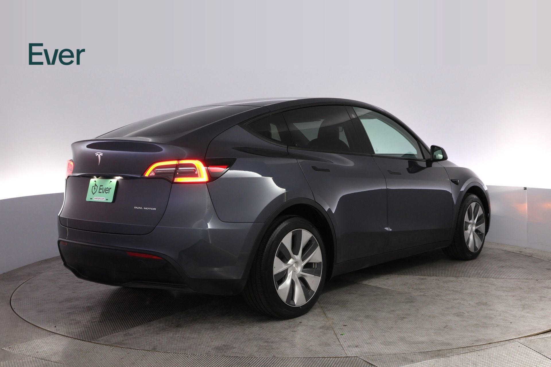 Used 2023 Tesla Model Y Long Range AWD/4WD image 3